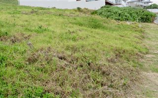 640 m² Land available in Pienaarstrand