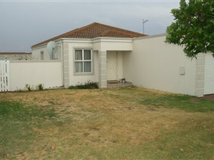 3 Bedroom House in Melkbosstrand
