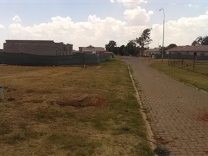 800 m² Land available in Strubenvale