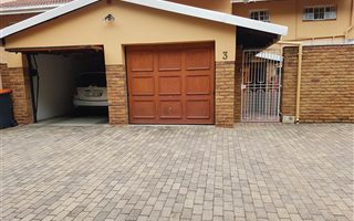 3 Bedroom Townhouse in Bedford Park