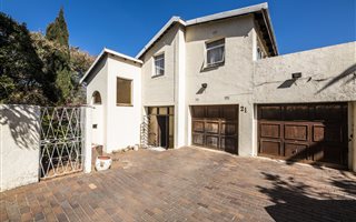 4 Bedroom House in Alan Manor