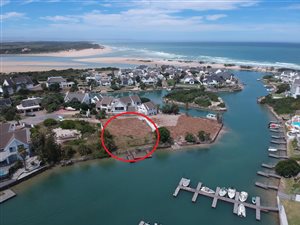 928 m² Land available in St Francis Bay Canals