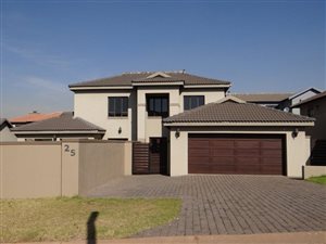 3 Bed House in Midlands Estate