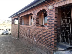 5 Bed House in Shallcross
