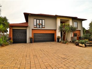 4 Bed House in Pebble Rock