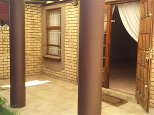 3 Bedroom Townhouse in Vanderbijlpark SW5