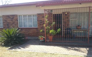 3 Bedroom House in Vanderbijlpark CW2