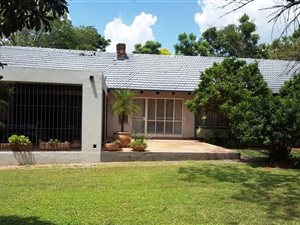 4 Bed House in Lynnwood Glen