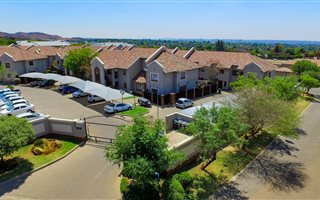 2 Bedroom Townhouse in Meyersdal
