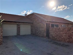 2 Bedroom Townhouse in Wierda Glen
