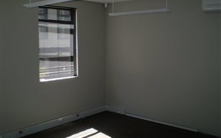 94 m² Office Space in Parow North