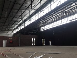 743 m² Industrial space in Industria West