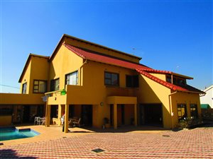 5 Bed House in Bruma