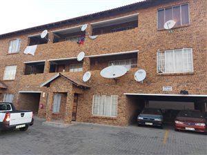 2 Bed Apartment in Rustenburg Central