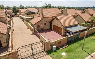 3 Bedroom House in Meyersdal