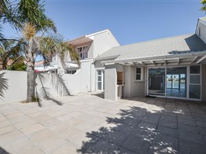 2 Bed Simplex in Woodbridge Island