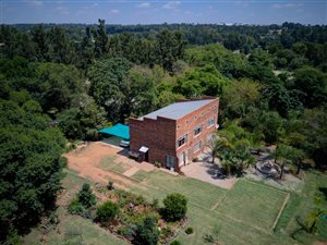 8566 m² Farm in Glen Austin