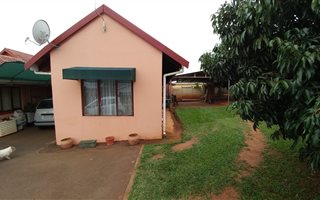 2 Bedroom Garden Cottage in Scottsville