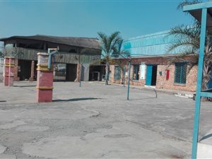 1074 m² Retail Space in Bakerton