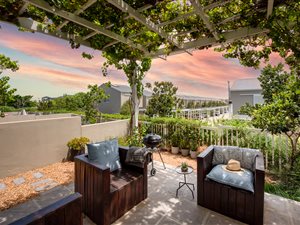 2 Bed Duplex in Somerset Lakes