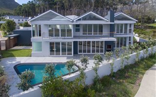 5 Bedroom House in Fernkloof