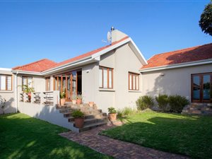 3 Bedroom House in Glendinningvale