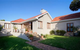 3 Bedroom House in Glendinningvale