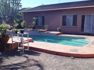 2 Bed Flat in Manaba
