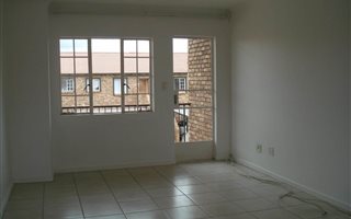 2 Bedroom Apartment in Die Hoewes