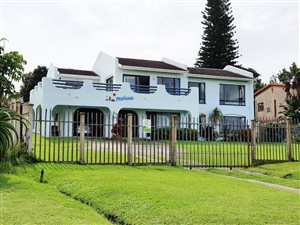5 Bed House in Leisure Bay
