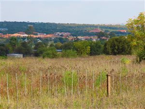 1.8 ha Land available in Roodeplaat