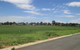 1000 m² Land available in Struisbult