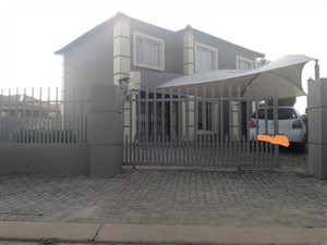 3 Bed House in Rosslyn