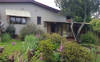 2 Bedroom Garden Cottage in Hilton