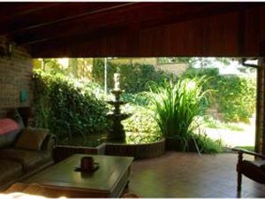 5 Bed House in Padfield Park