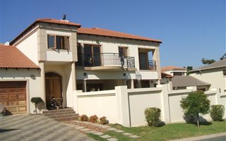 4 Bedroom House in Dainfern Valley