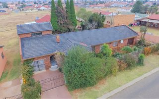 4 Bedroom House in Lenasia South