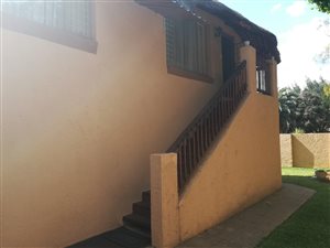 2 Bed Garden Cottage in Zwartkop