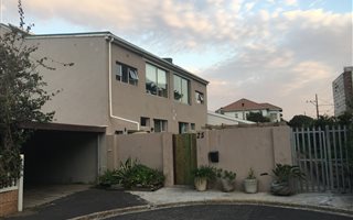 2 Bedroom Apartment in Muizenberg