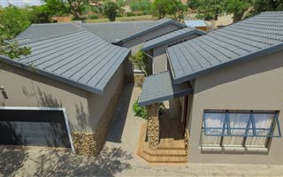 4 Bedroom House in Rietvalleipark