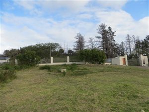682 m² Land available in Kanonkop