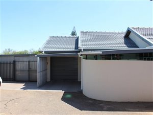 3 Bed Duet in Florauna