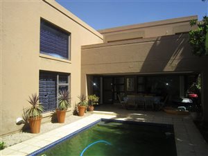 3 Bed House in River Club