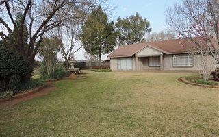 2 Bedroom House in Stefanopark