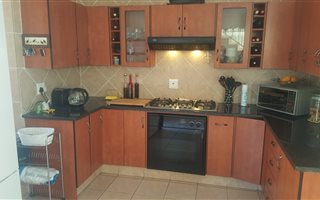 3 Bedroom House in Magalieskruin
