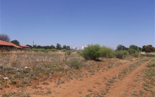 1629 m² Land available in Neserhof