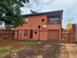 9 Bed House in Philip Nel Park