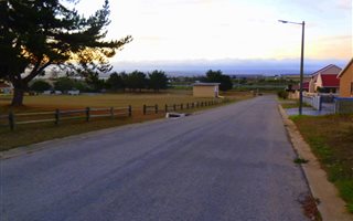705 m² Land available in Heiderand