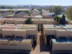 3 Bed Townhouse in Kenilworth