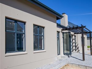 3 Bed House in Kraaibosch
